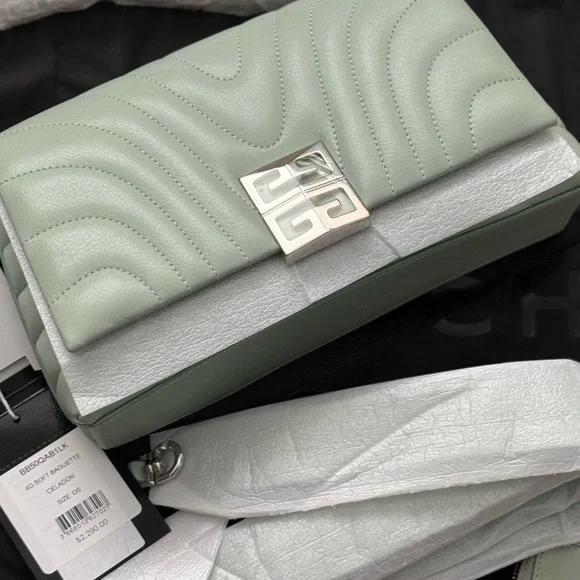 ✨ Givenchy 4G Soft Baguette – Celadon – BRAND NEW – Full Set + Cardholder ✨ - Picture 9 of 9